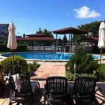 Апартаменты Flores Park Солнечный берег