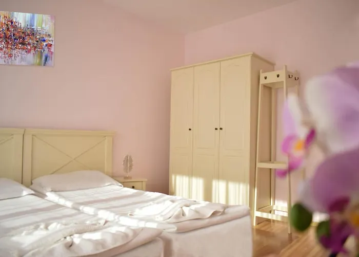 Flores Park Апартаменти Сонячний Берег