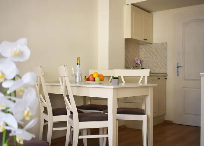 Flores Park Сонячний Берег