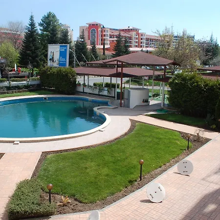 Flores Park Apartament *