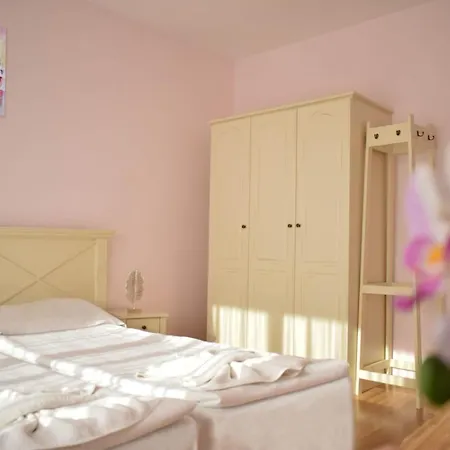 Flores Park Apart Otel Sunny Beach